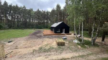 Działka pod dom prefabrykowany, na co zwrócić uwagę przed zakupem ziemi?